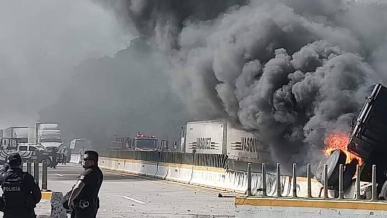 Choque E Incendio De Dos Tr Ileres En La Autopista C Rdoba Veracruz